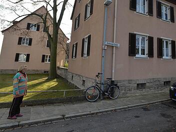 Ist die Preisanhebung wirklich sozialverträglich wie die Stadt behauptet? Brigitte Arnold zweifelt. Die Miete für ihre Stadtbau-Wohnung steigt binnen zwei Jahren von sechs auf 6,90 Euro pro Quadratmeter.  Foto: Ronald Rinklef