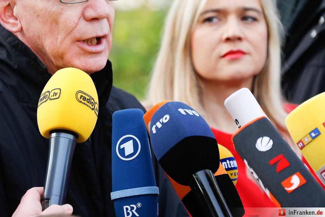 Bundesinnenminister Thomas de Maizière (CDU) hat das Balkanzentrum in Bamberg besucht