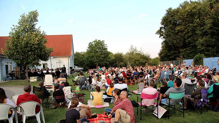 Impressionen vom Open-Air-Konzert der Stadtjugendkapelle     Foto: Richard Sänger