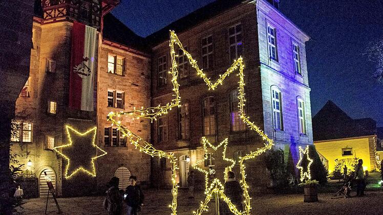 Schloss Eyrichshof bietet ein stimmungsvolles Ambiente f&uuml;r den Weihnachtsmarkt am ersten Novemberwochenende. Foto: Rudi Hein