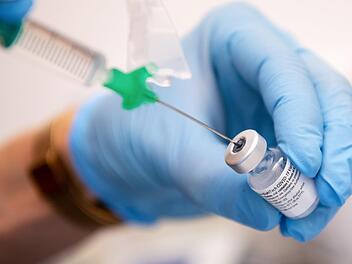 In Stadt und Kreis Ansbach beginnen ab Montag Hausärzte mit der Corona-Impfung