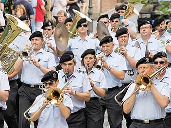 Das Heeresmusikkorps Hannover war bereits beim Freischießen 2011 zu Gast.  Foto: Matthias Hoch