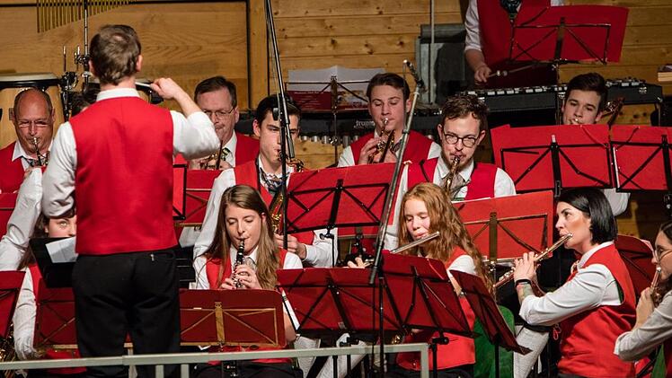 Impressionen vom Weihnachtskonzert in der Franz-Goebel-Halle in RödentalFoto: Vincent Kaibarta