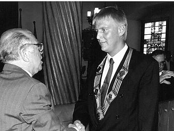 Bild 1: Der junge Norbert Kastner wird vereidigt. Fotos: CT-Archiv