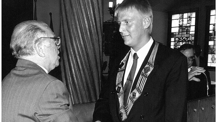 Bild 1: Der junge Norbert Kastner wird vereidigt. Fotos: CT-Archiv