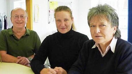 Günter Feiler, Katja Leonhardt und Leonore vom Hofe  Foto: Caritas Haßberge