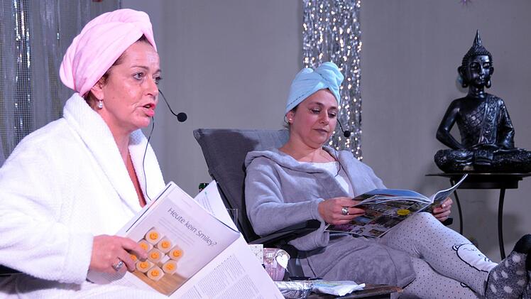 Karin Beck und Angela Geis auf Wellness. Peter Rauch