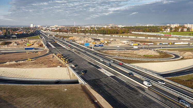 Baustelle an Autobahnkreuz A3/A73