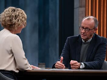 Friedrich Merz (hier bei einem Auftritt im Oktober 2024) wird sich und die Regierungsarbeit am Sonntag bei "Caren Miosga" erklären.