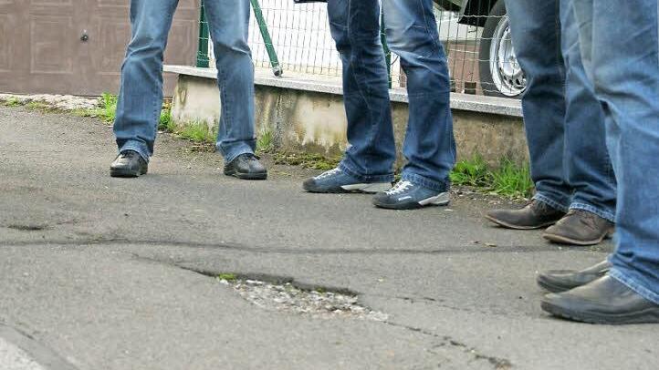 Einen neuen Oberflächenbelag soll die Straße "Hopfengarten" in Dankenfeld erhalten. Um die Belastung für die nur fünf Anlieger niedrig zu halten, wird ihnen Eigenleistung angeboten. Foto: sw
