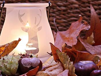 Gartendeko im Herbst