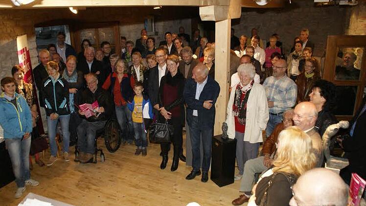 Groß war das Interesse an der Ausstellung von Manfred Reinhart, mit der das diesjährige "Kunststück" eröffnet wurde.