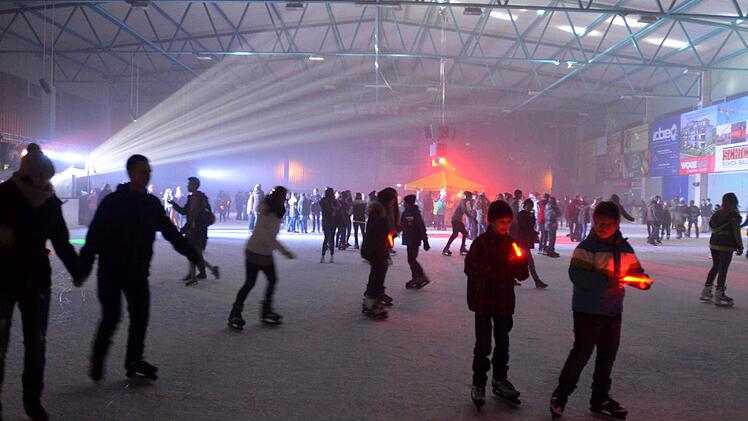 Eisdisco 2015 in der Bad Kissinger Eishalle. Foto: Peter Rauch