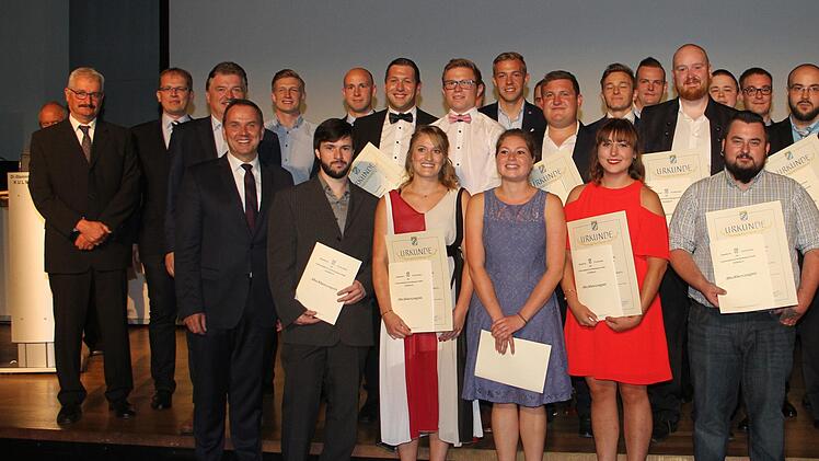 In diesem Schuljahr konnten 27 Lebensmittelverarbeitungstechniker die Fachschule erfolgreich abschlie&szlig;en.Sonny Adam