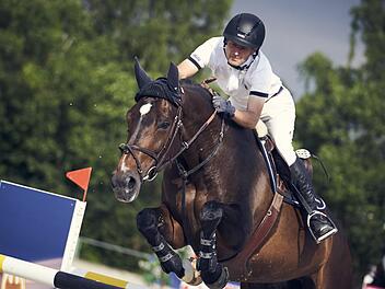 Heimspiel für die beiden: Hans-Peter Konle, amtierender bayerischer Meister, und seine Stute Queensberry werden den RC Küps vertreten.  Foto: p