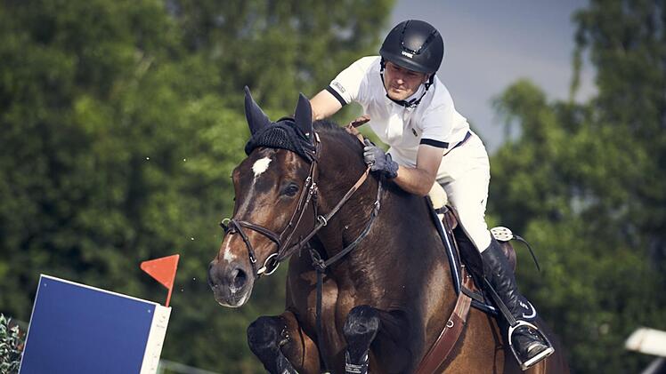Heimspiel für die beiden: Hans-Peter Konle, amtierender bayerischer Meister, und seine Stute Queensberry werden den RC Küps vertreten.  Foto: p