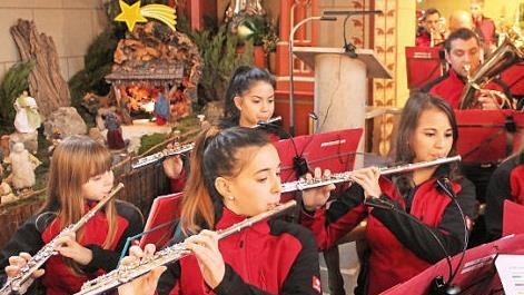 Die Jungmusiker der Leuchsentaler Blasmusik sorgten am zweiten Weihnachtsfeiertag in der St.-Andreas-Kirche für stimmungsvolle Augenblicke und viele musikalische Höhepunkte. Foto: Martin Dirauf