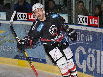 Na shledanou - Auf Wiedersehen! Der tschechische Angreifer Jakub Sramek wechselt zum EHC Königsbrunng. Foto: Ralf Naumann
