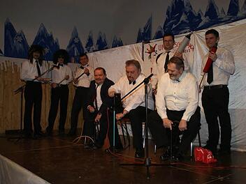 Pumpernickel zog eine starke Show ab in Unterschleichach. Johannes Brahms hätte gestaunt über die Interpretation seines Ungarischen Tanzes.Fotos: Sabine Weinbeer