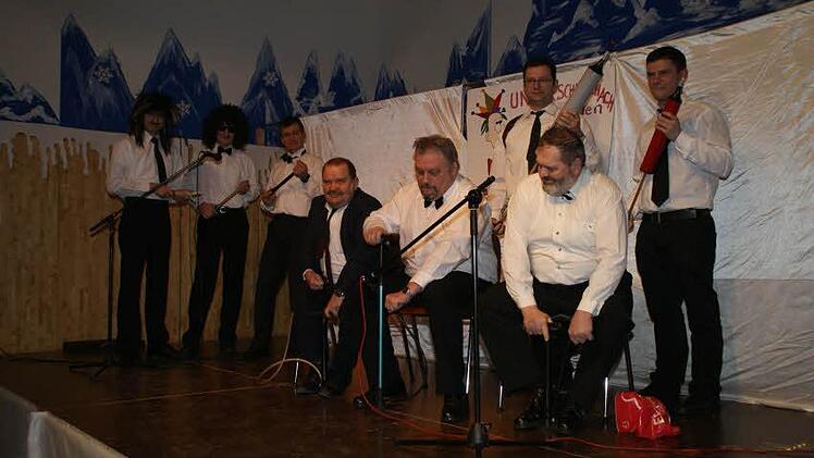 Pumpernickel zog eine starke Show ab in Unterschleichach. Johannes Brahms hätte gestaunt über die Interpretation seines Ungarischen Tanzes.Fotos: Sabine Weinbeer