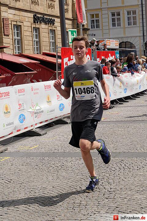 Weltkulturerbelauf 2017 in Bamberg: Der Zieleinlauf am Maxplatz