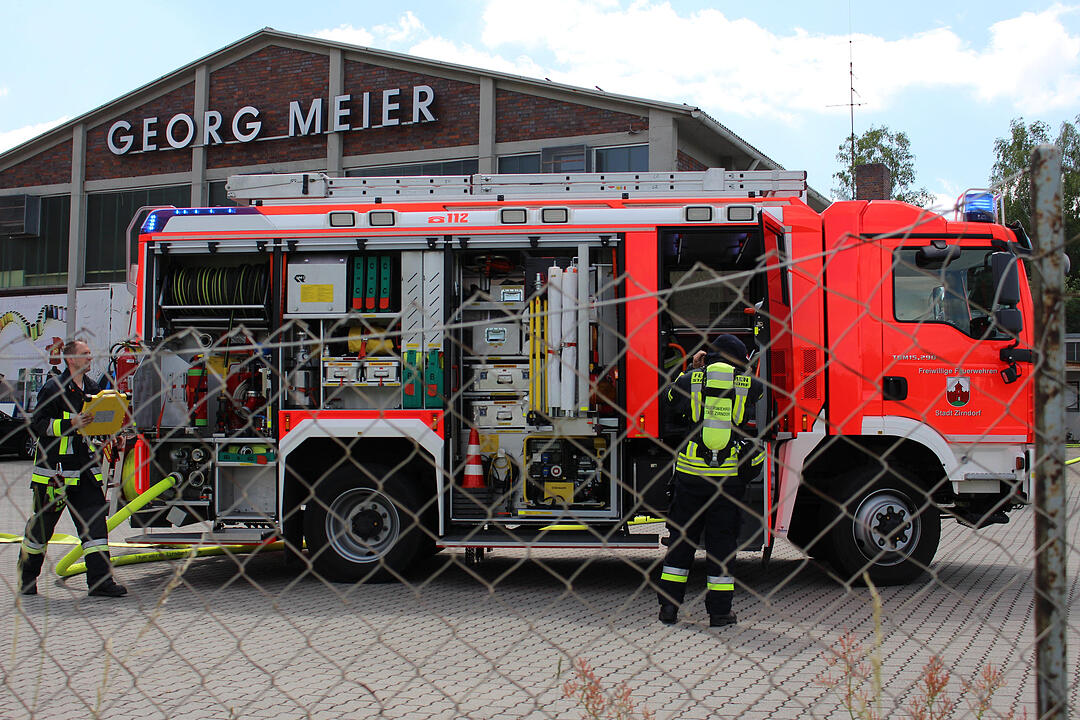 Feuer auf Fabrikgelände in Zirndorf