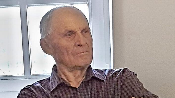 Meist auf dem selben Zuhörerplatz im Sitzungssaal des Rathauses Untermerzbach nimmt Erhard Büchner Platz. Bei den Sitzungen des Gemeinderates ist er ganz Ohr.  Foto: Helmut Will