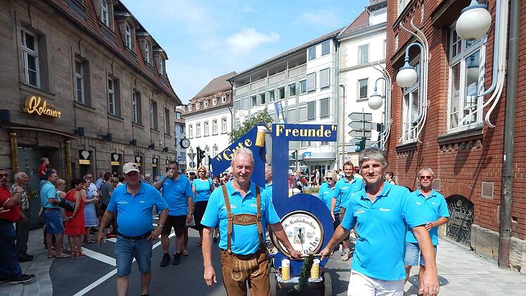Am Sonntag fand ein Festzug zum Bierstadel statt. Foto: Horst Wunner