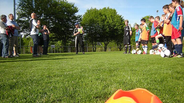 Impressionen von der Info-Veranstaltung am Stützpunkt in Münnerstadt.