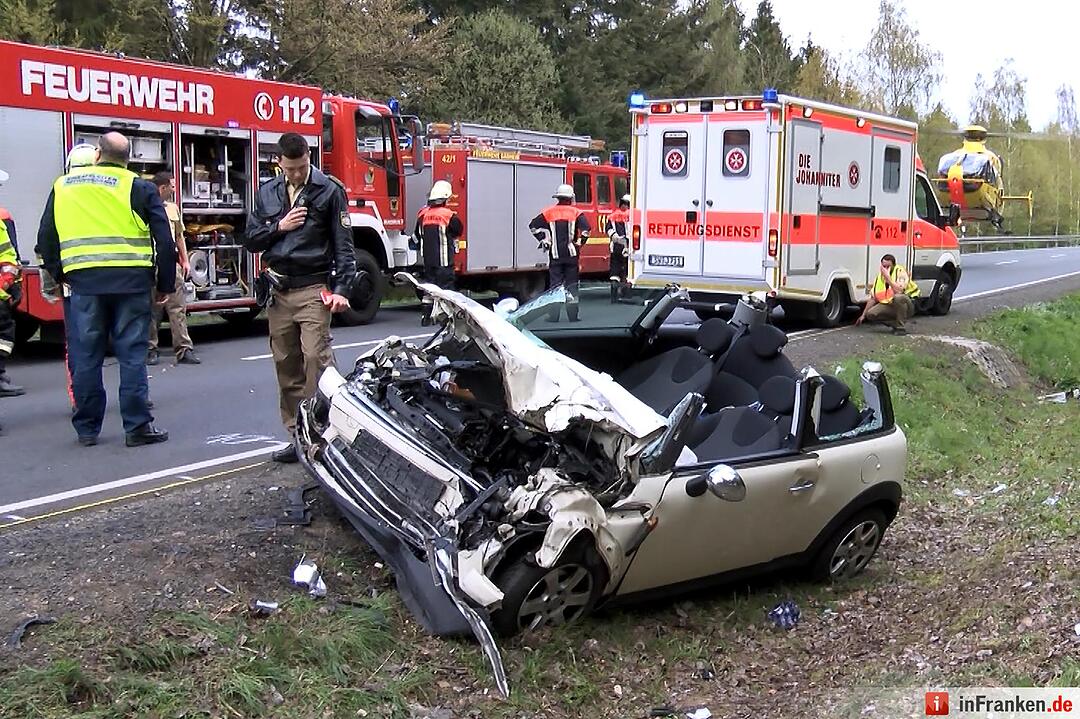 Schonungen: Schulbus gegen Auto
