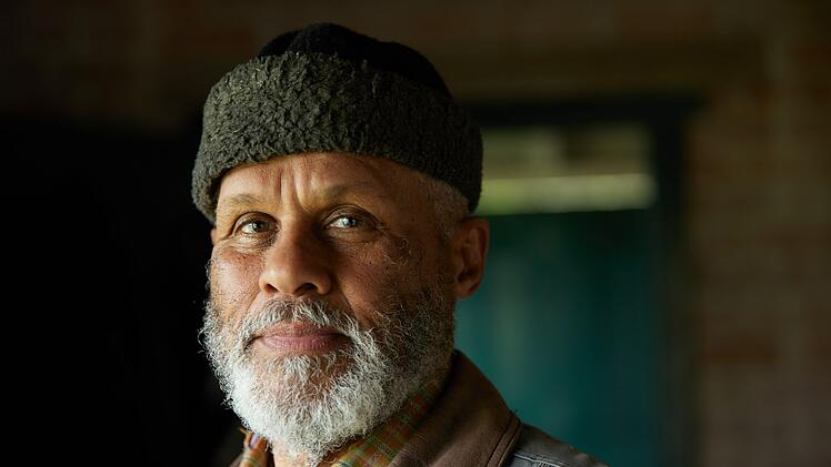 Rufus Coulter (Gary Wilmot) ist Mordopfer Nummer zwei. Anders als der erste Tote war er kein Schlammsucher, sondern ein Magnetier.