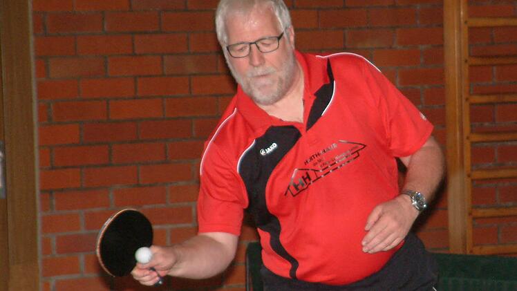 Fritz Schröppel vom TSV Windheim wird in der Rückrunde der Oberfrankenliga im ersten Paarkreuz aufschlagen. Aufgrund seiner glänzenden Bilanz an Ranglistenposition 3 rückt er nun vor. Schröppel war zugleich der beste Akteur im mittleren Paarkreuz.  Foto: Hans Franz