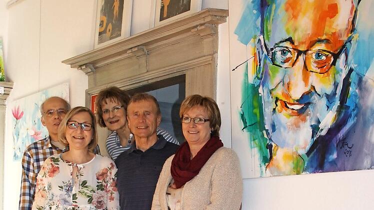 Martin Sachs, Uta Schlerf, Gabriele Jost, Franz Degenbeck und Irene Sänger (v. l.) stellen aus. Foto: privat