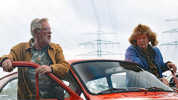 Viele Jahrzehnte haben sich Tarmo (Kari V&auml;&auml;n&auml;nen, links) und sein j&uuml;ngerer Bruder (Heikki Kinnunen) nicht gesehen, nachdem der &Auml;ltere einfach von heute auf morgen verschwunden ist. Auf ihrem Trip durch Deutschland haben sie viel Zeit, einander ihr Leben zu erz&auml;hlen und wom&ouml;glich ihre Differenzen aus der Welt zu schaffen.