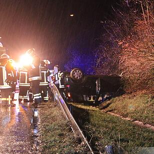 Auto überschlägt sich auf A73 bei Eggolsheim