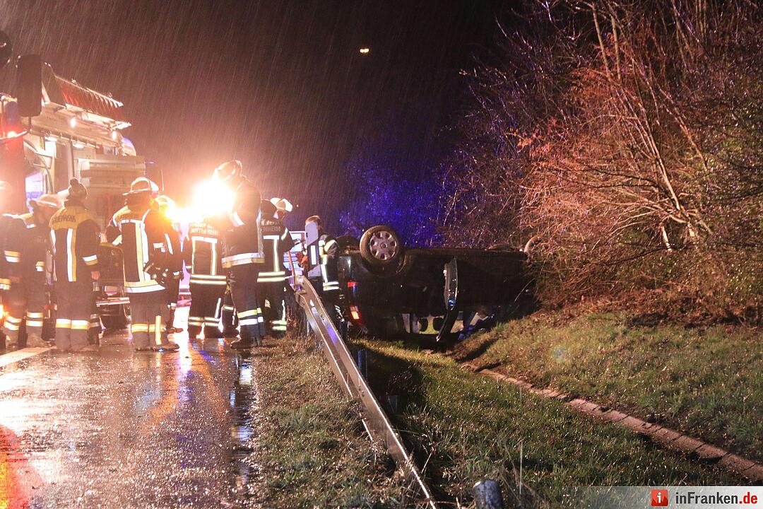Auto überschlägt sich auf A73 bei Eggolsheim