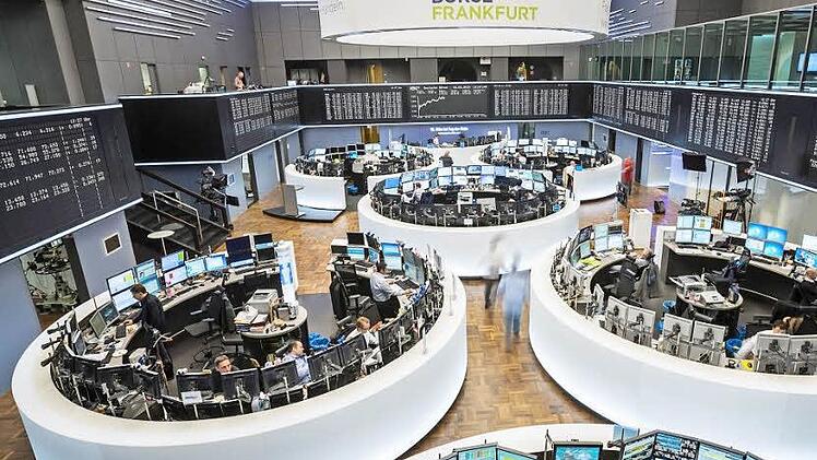 Blick auf die Frakfurter Börse  Foto: Frank Rumpenhorst/epa