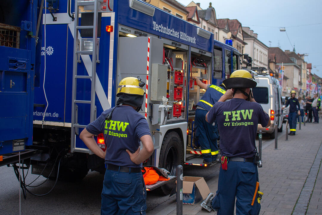 Mehrere zentimeterdicke Hagelkörner gehen in Franken nieder