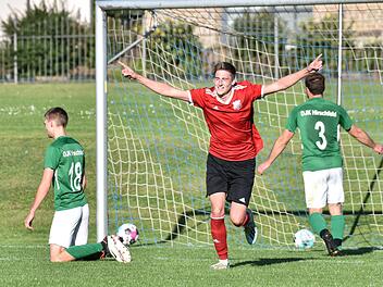 Patrick Winter durfte beim 3:1-Sieg gegen die DJK Hirschfeld seinen 13. Saisontreffer bejubeln. Am Wochenende ist der 31-Jährige mit der DJK Dampfach beim Tabellenführer TSV/DJK Wiesentheid zu Gast. Foto: Ryan Evans