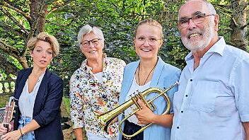 Die Organisatoren und die Akteure (von links) Hannah Silberbach, Elisabeth Kuhn, Laura Breuter und Walter Kuhn