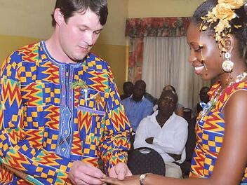 Hochzeit war am 20. Januar 2012 in Accra. Inzwischen ist Alexandra Hertel schwanger.  Foto: privat