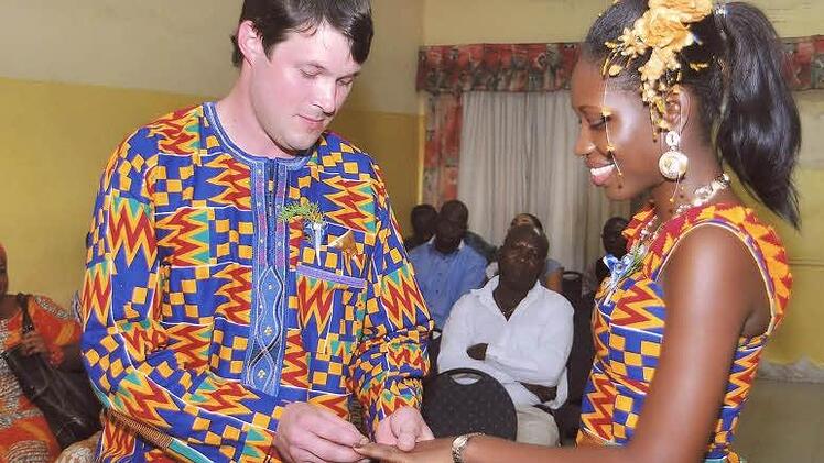 Hochzeit war am 20. Januar 2012 in Accra. Inzwischen ist Alexandra Hertel schwanger.  Foto: privat