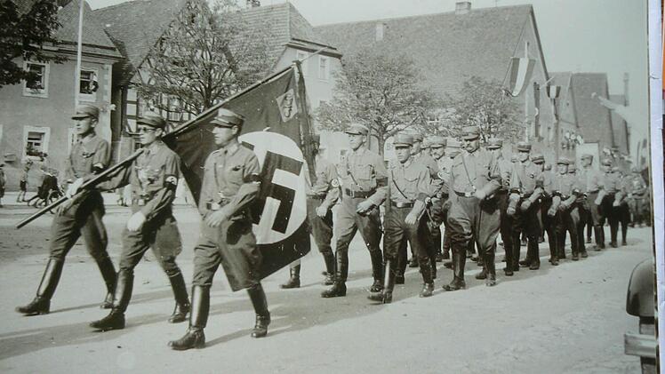 Aufmarsch der NSDAP in Ebermannstadt. Repros: Manfred Franze