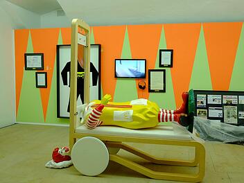 "Böse Clowns" im Kunstpalais Erlangen Foto: Nikolas Pelke