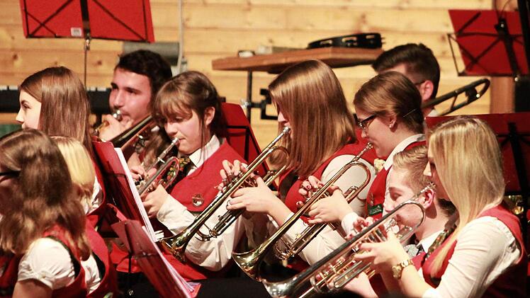 Impressionen vom Konzert des Jugendorchesters und des Musikvereins Rödental in der Franz-Goebel-Halle.Foto: Jochen Berger
