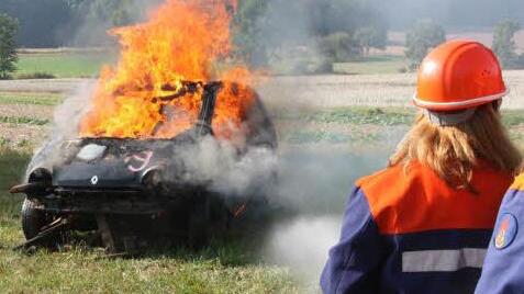 Binnen weniger Minuten traf die Feuerwehr Bad Kissingen ein. Symbolbild: Björn Hein