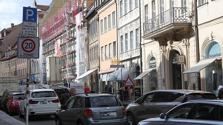 "Fridays for Future" setzt sich f&uuml;r eine klimagerechtere Welt und das Einhalten der 1,5-Grad-Grenze ein. Auch in Bamberg k&ouml;nne man f&uuml;r eine klimafreundlichere Stadt noch einiges tun, wie eine Aktivistin der FFF-Ortsgruppe erkl&auml;rt. Foto: M. Klein