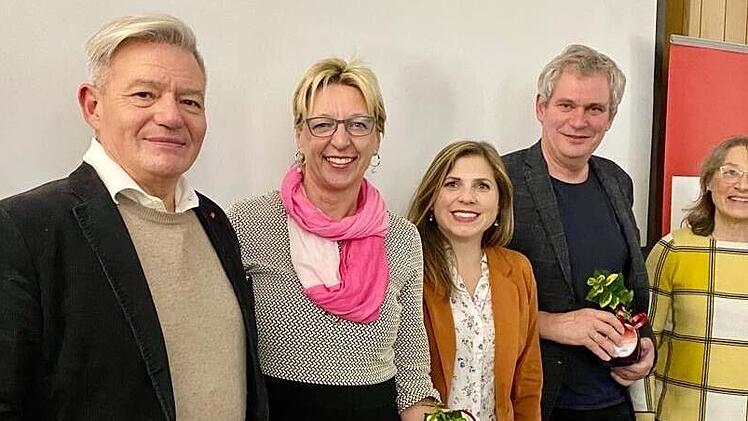 Horst Arnold, Erika Schuh, Claudia Belzer, Johannes Wilkes und Renate Schroff (von links) bei der Veranstaltung.