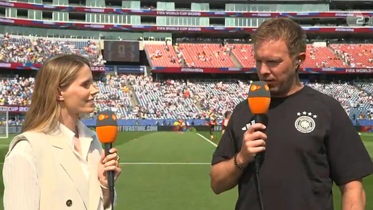 Coach Julian Nagelsmann forderte von seinen Spielern vor dem WM-Sechzehntelfinale mehr Galligkeit - und bewies sie selbst im Interview mit Lili Engels.