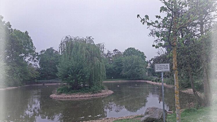 Am Wiwa-Weiher ist es ruhig, solange die Schule nicht aus ist. Fotos: Michael Busch